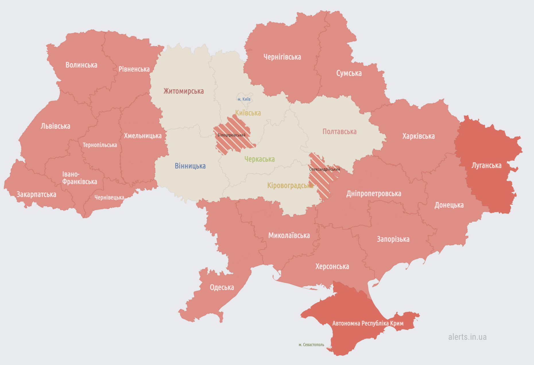 Вся Украина - красная. Воздушная тревога охватила страну: что известно (начались отбои)